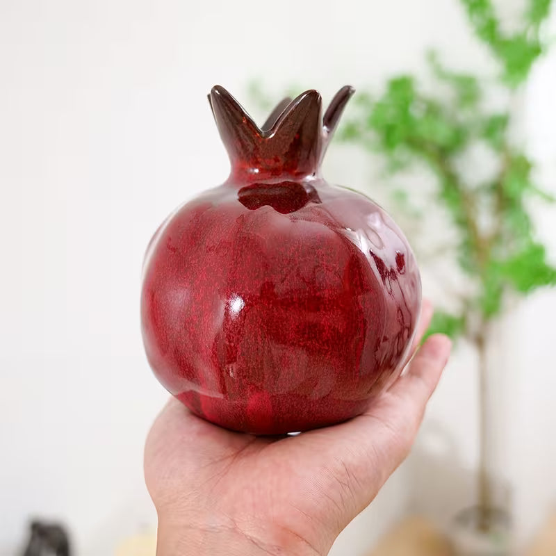 Yalda Vase aus roter Keramik mit Granatapfelmotiv